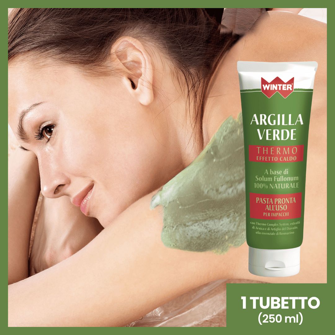 Donna con maschera di argilla verde sul braccio, tubo Winter Argilla Verde Thermo Effetto Caldo.