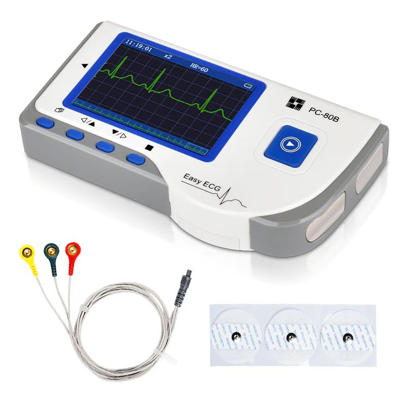 Dispositivo ECG portatile PC-80B con display, cavi ed elettrodi. Mostra curva ECG. Corpo grigio, pulsanti blu. Scritta "Easy ECG".