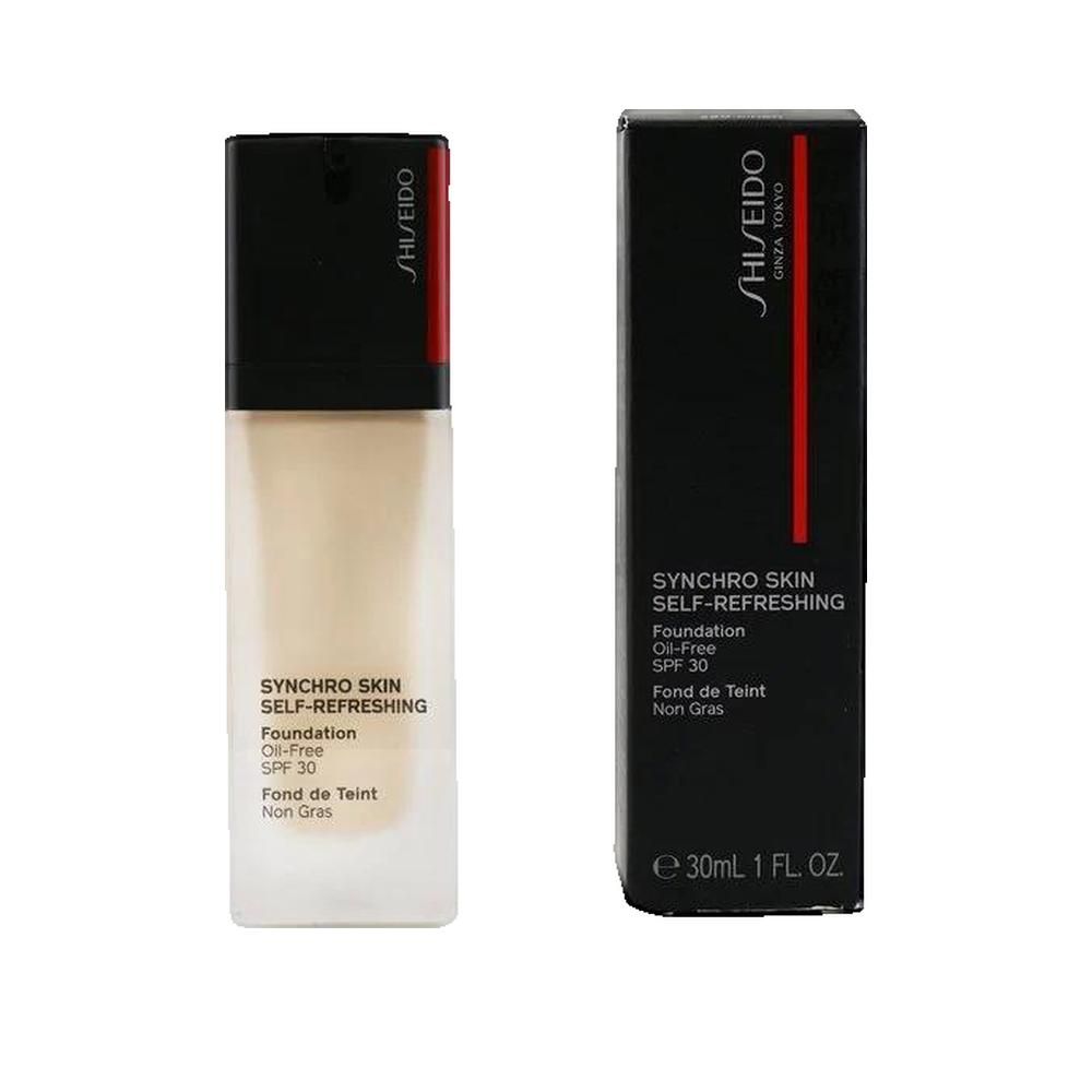 Fondotinta liquido con tappo nero e confezione. Scritta: Shiseido, Synchro Skin Self-Refreshing, SPF 30, senza olio.
