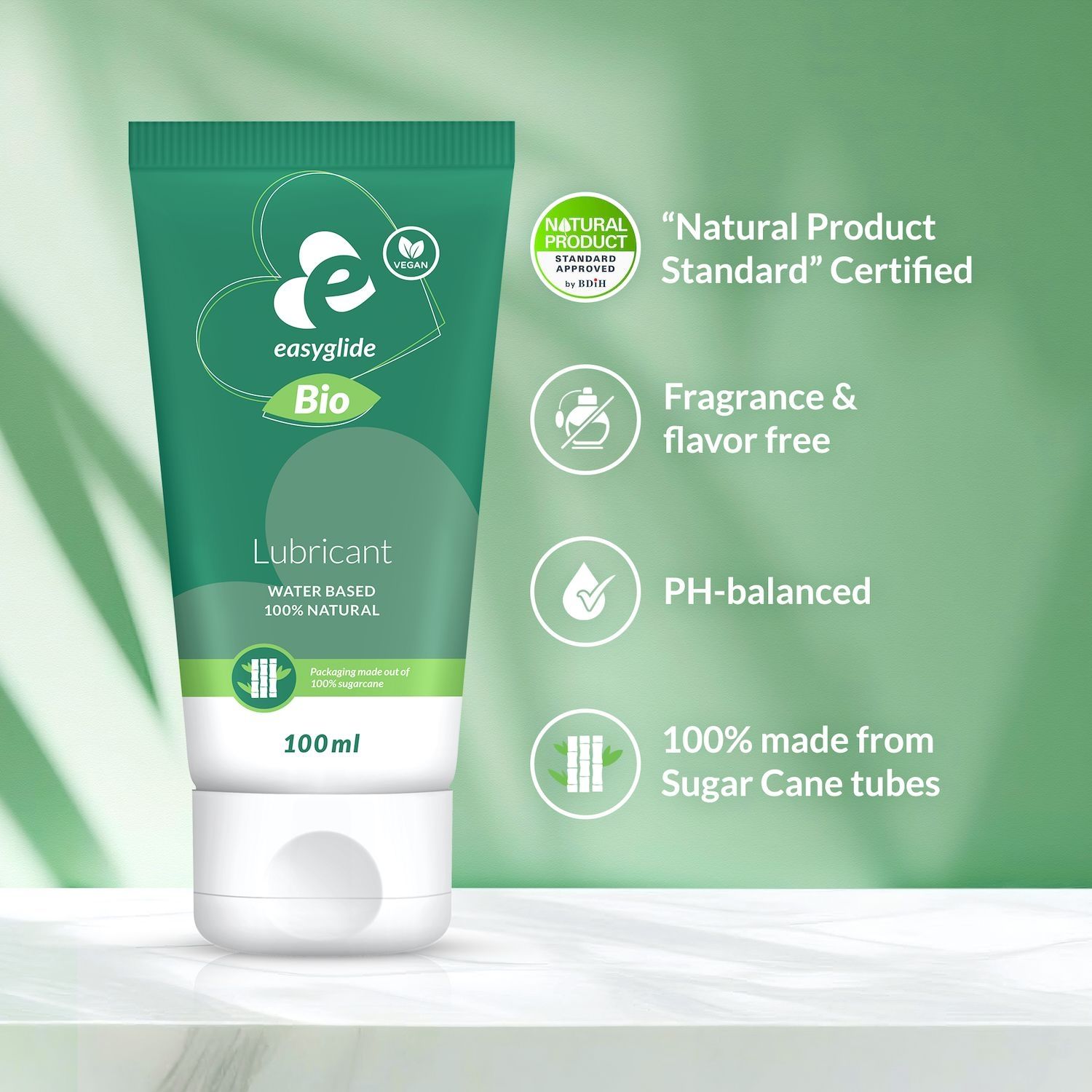 Tubo verde con tappo bianco. Scritta: Easyglide Bio Lubricant. A base d'acqua, 100% naturale. Sigillo vegano. Certificato.