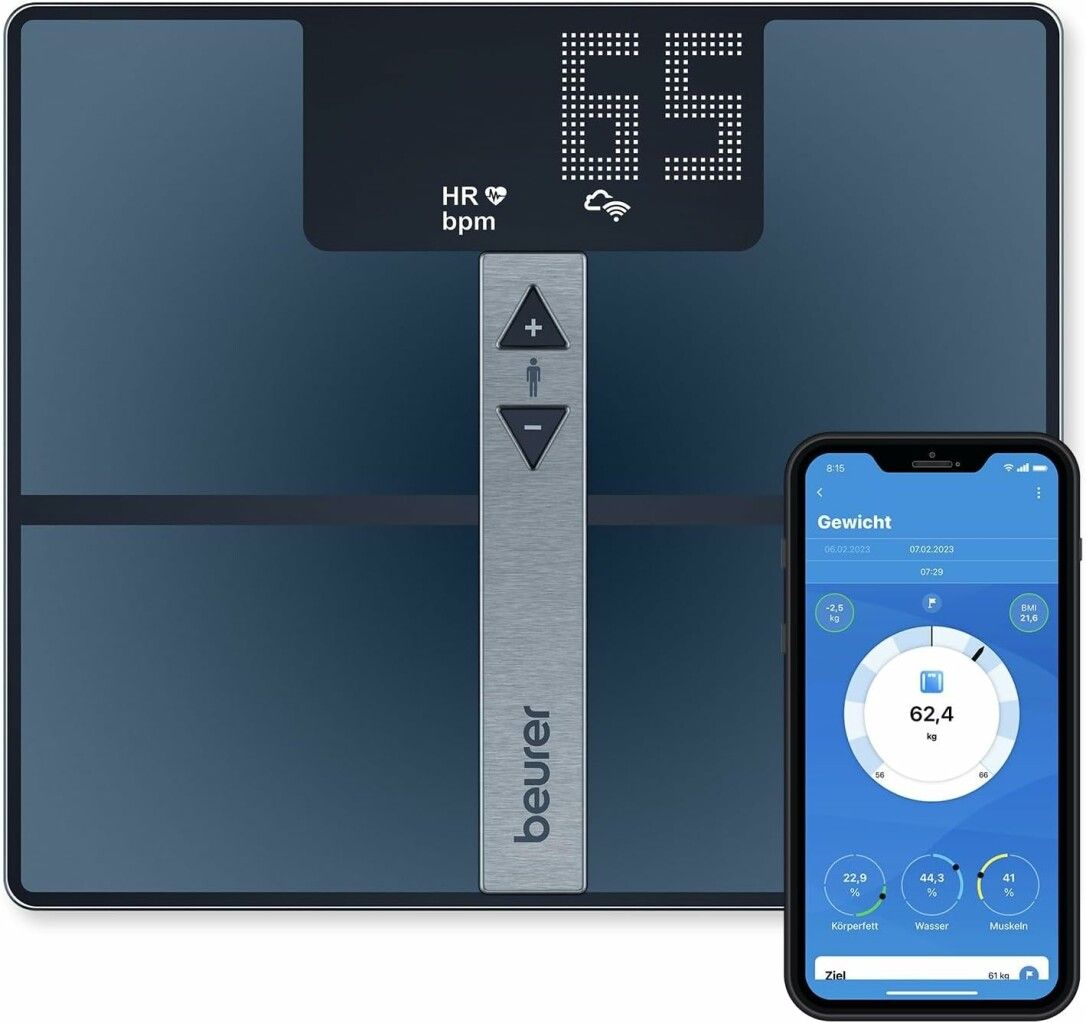 Bilancia Beurer BF 980. Superficie in vetro blu, display con peso. Pannello di controllo con frecce. Smartphone con app.