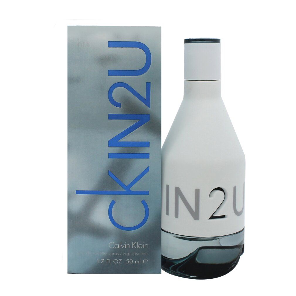Flacone bianco con scritta IN2U e confezione con scritta CKIN2U. Logo Calvin Klein e indicazione del volume.