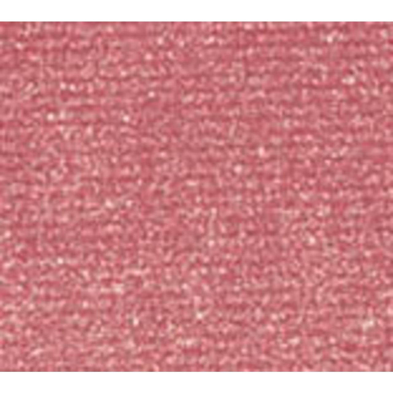 Primo piano di un fard rosa. Texture fine, senza cornice o confezione visibile.