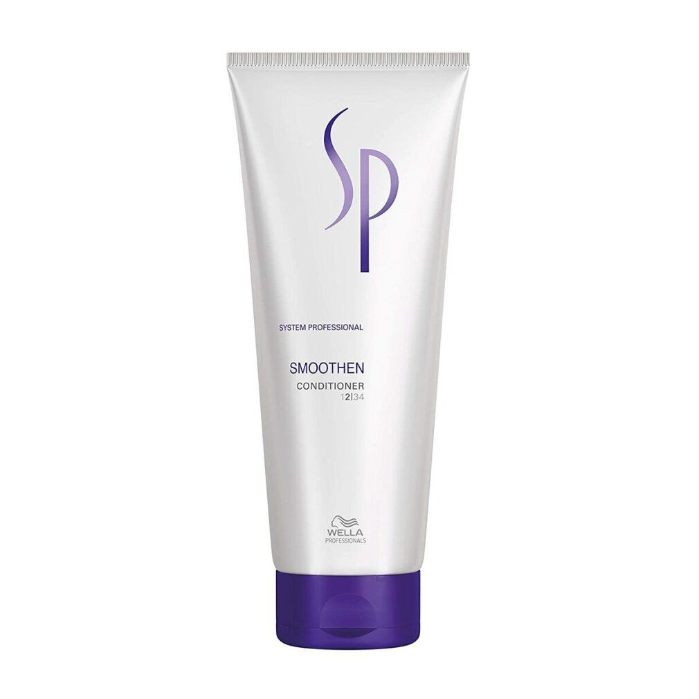 Tubo bianco con tappo viola. Scritta SP, sotto 'Smoothen Conditioner'. Marchio Wella.