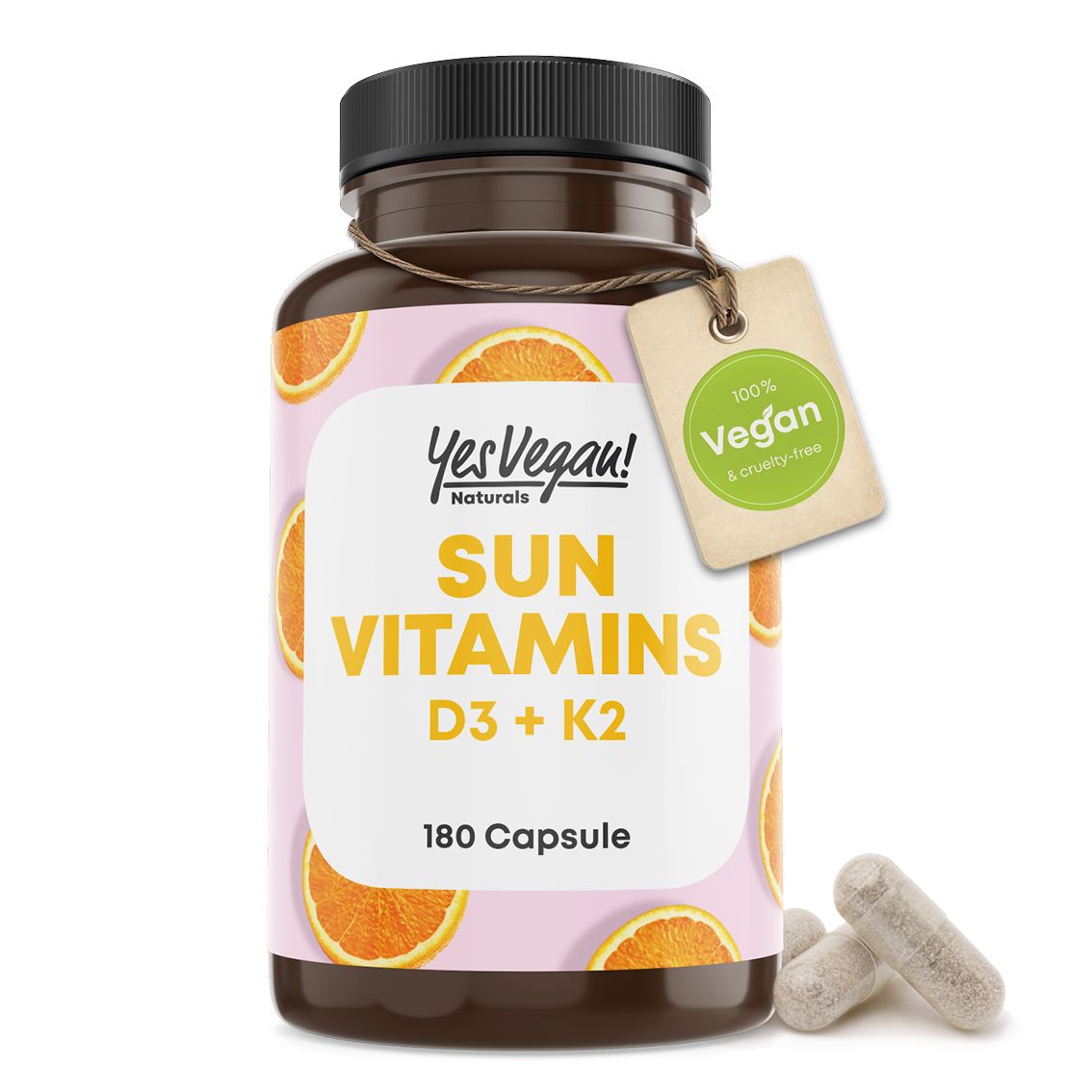 Flacone marrone con capsule. Scritta: SUN VITAMINS D3 + K2. 180 capsule. Etichetta: 100% vegano.