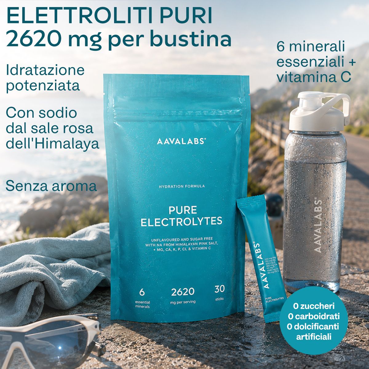 Sacchetto di polvere di elettroliti AAVALABS e bottiglia vicino all'acqua.