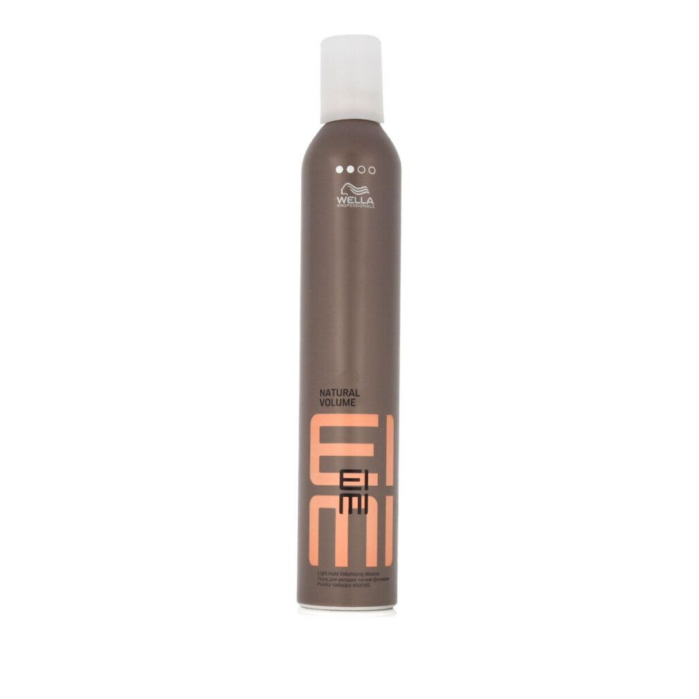 Bomboletta spray per capelli. Bomboletta marrone con tappo bianco. Scritta: EIMI, NATURAL VOLUME, WELLA.