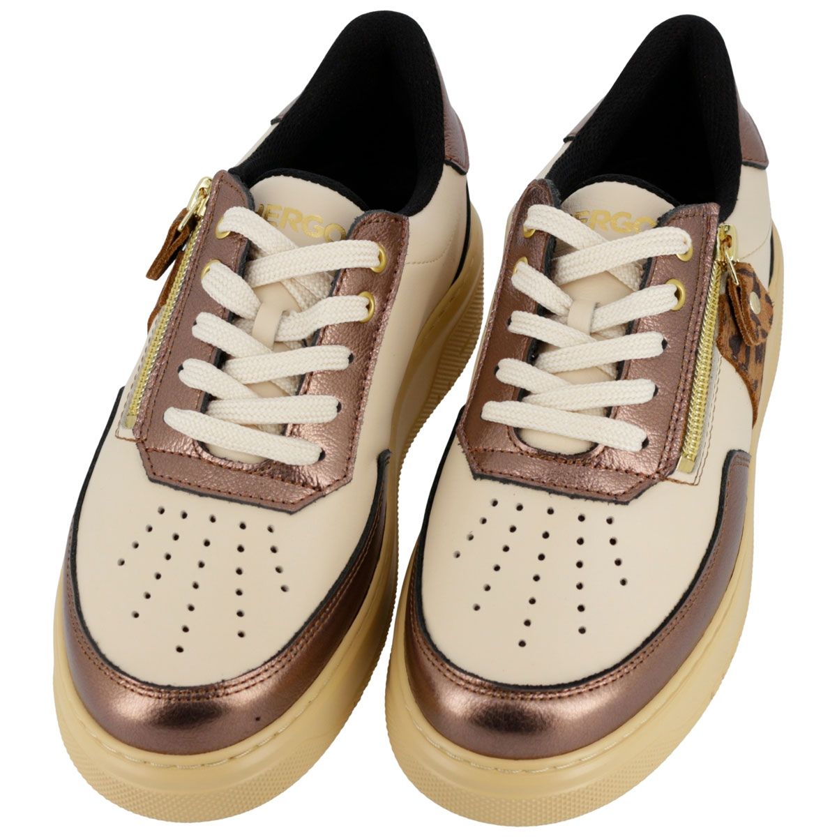 Sneakers crema con accenti leopardati, zip e dettagli color bronzo.