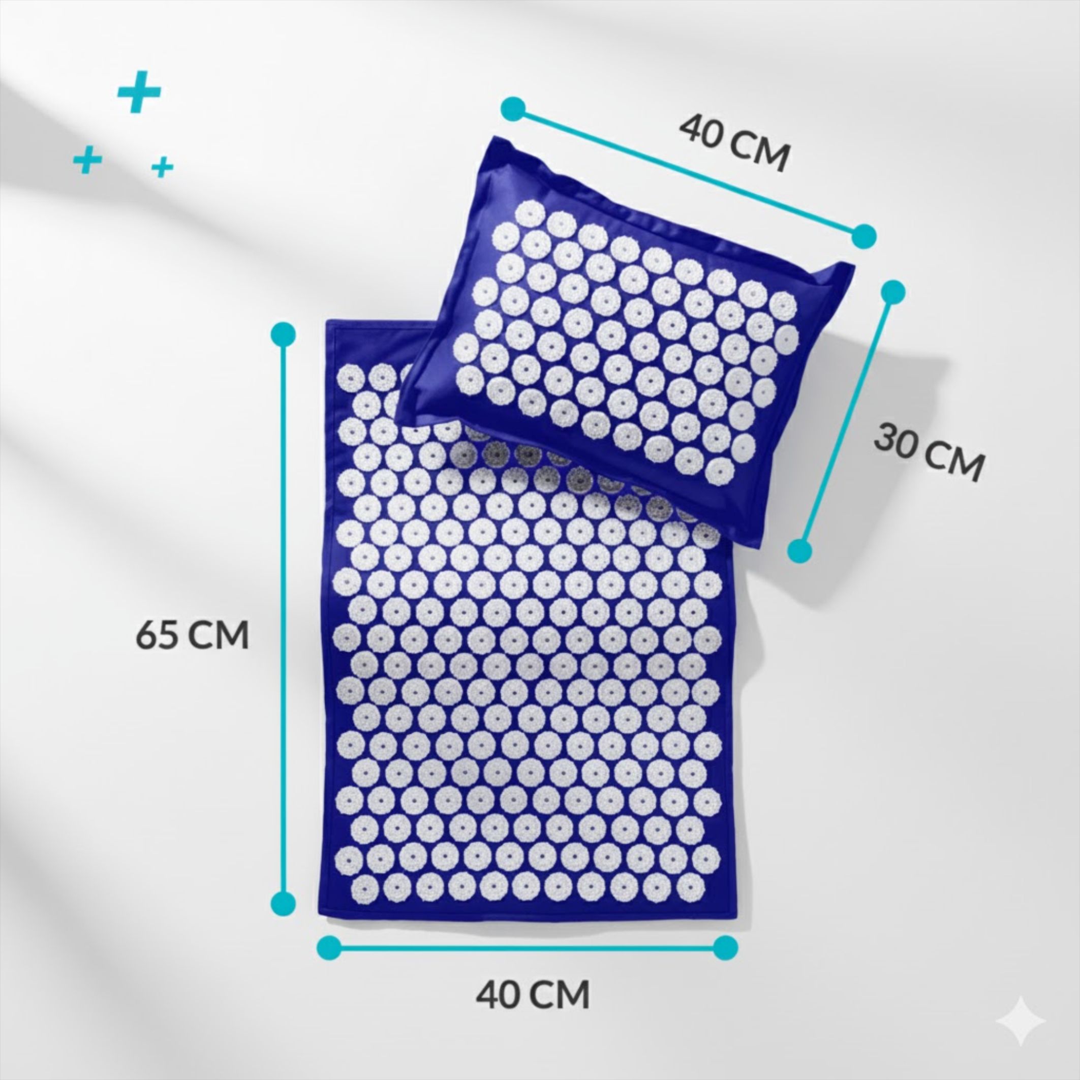 Set di acupressione blu con tappetino e cuscino. Tappetino: 65x40 cm. Cuscino: 30x40 cm. Punte bianche. Bordo blu. Dimensioni.