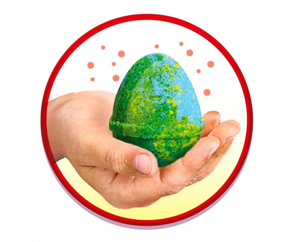 Mano che tiene un uovo verde. Cerchio rosso attorno all'uovo. Sfondo sfocato.