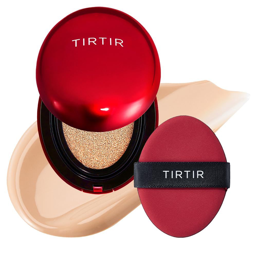 TIRTIR Cushion aperto in astuccio rosso, con applicatore e macchia di fondotinta.