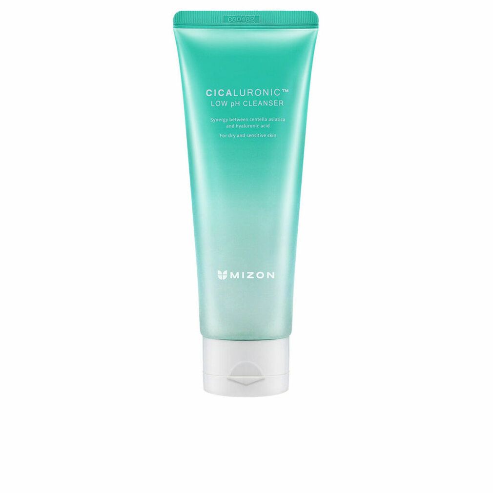 Mani che tengono un tubetto. Il prodotto viene premuto sul palmo. Liquido rosa. Scritta: Cicaluronic Low pH Cleanser.