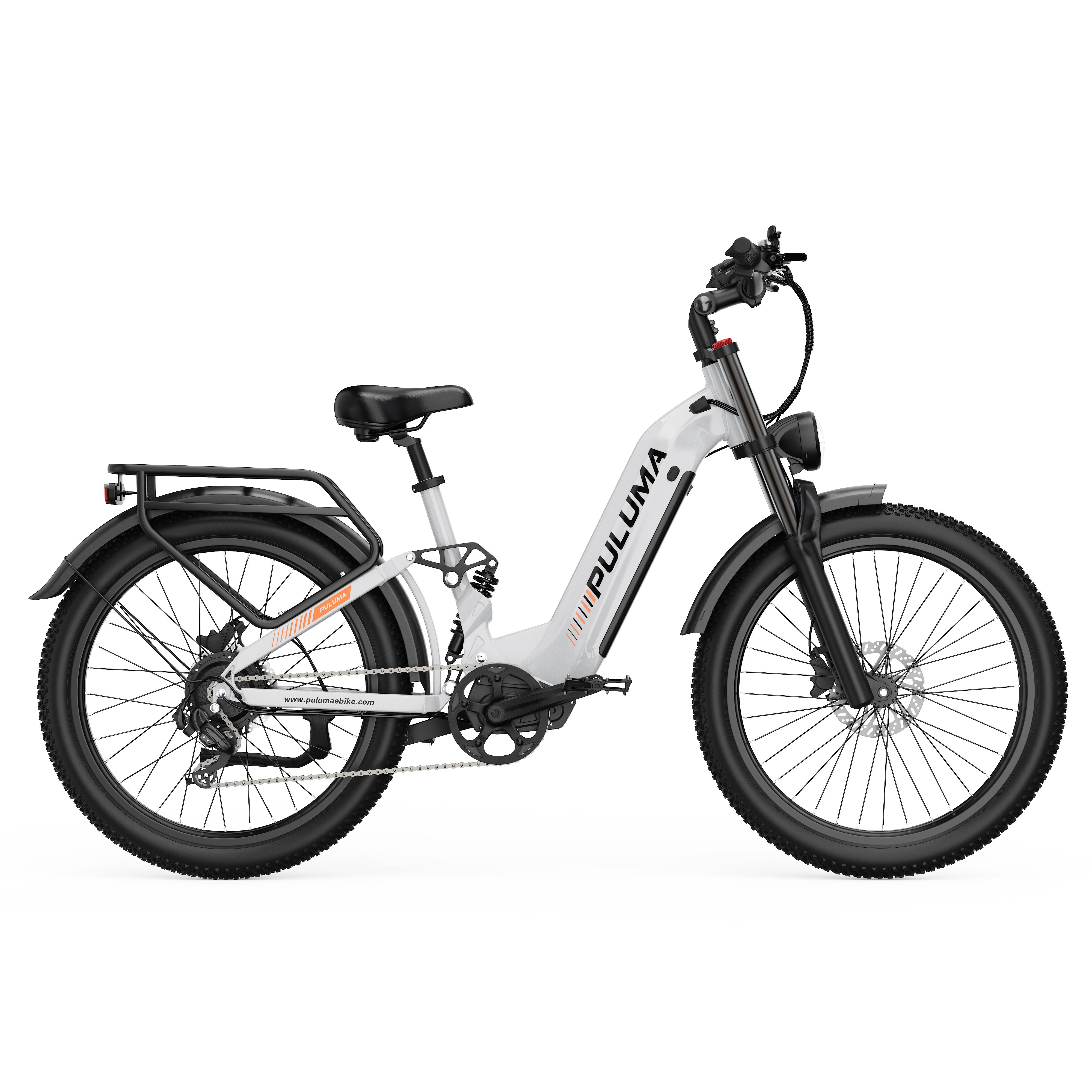 Bicicletta elettrica bianca con pneumatici neri. Scritta PULUMA.