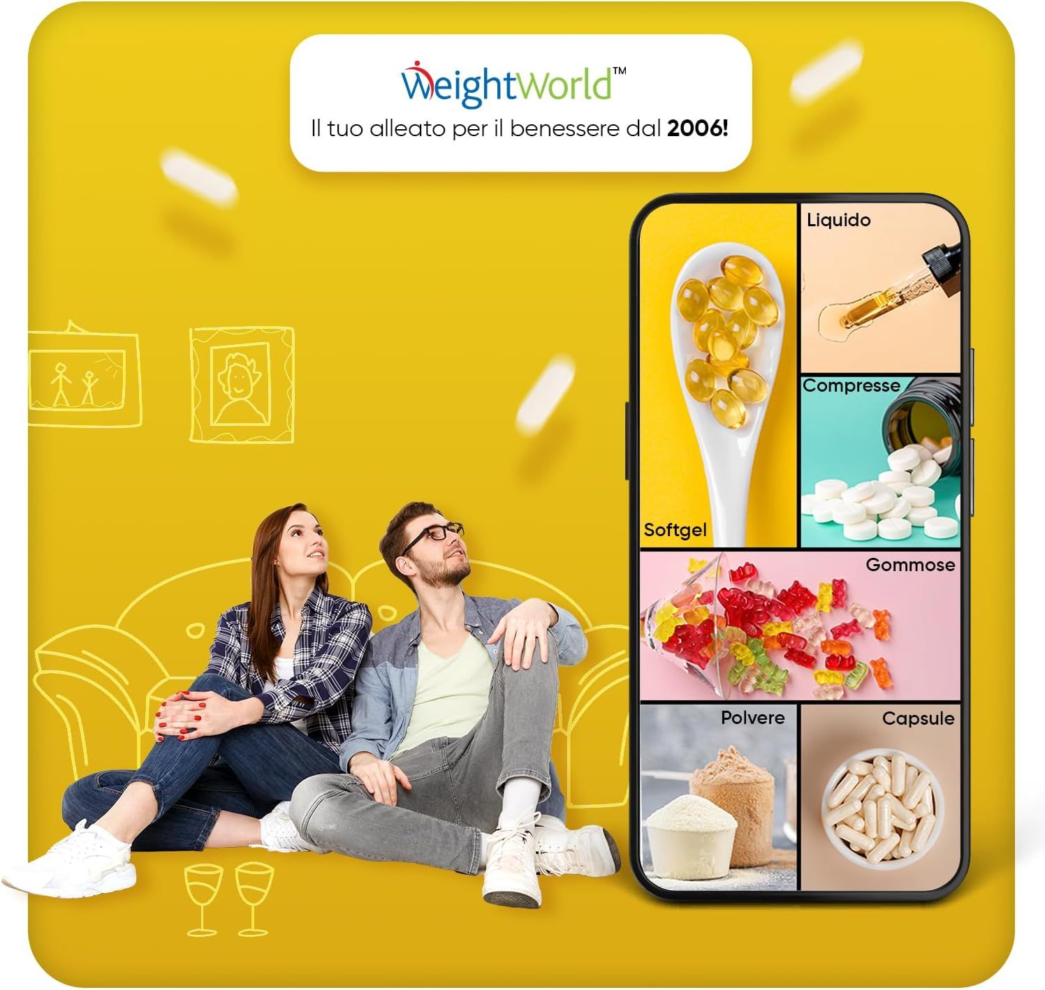 Coppia seduta sul divano, guarda lo smartphone. Lo smartphone mostra diverse forme di integratori.