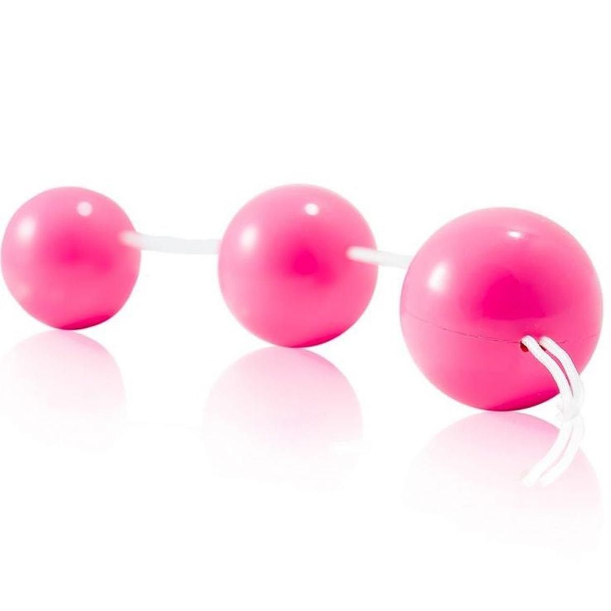 Tre sfere rosa collegate da collegamenti bianchi. Una sfera con cordini bianchi.