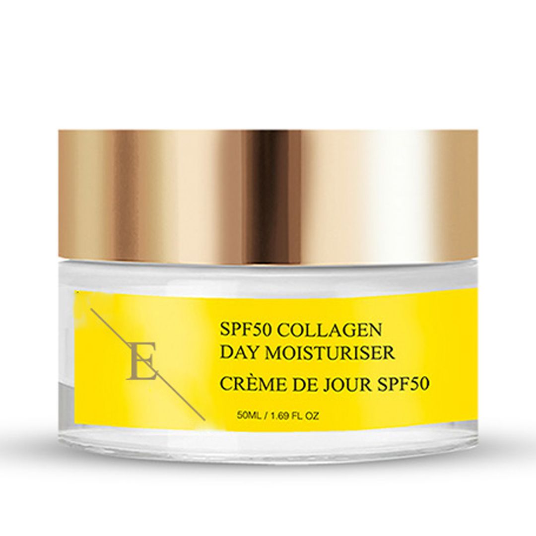 Vasetto di crema con coperchio dorato. Etichetta gialla con testo: SPF50 Collagen Day Moisturiser, Crème de Jour SPF50. 50ml/1.69 fl oz.