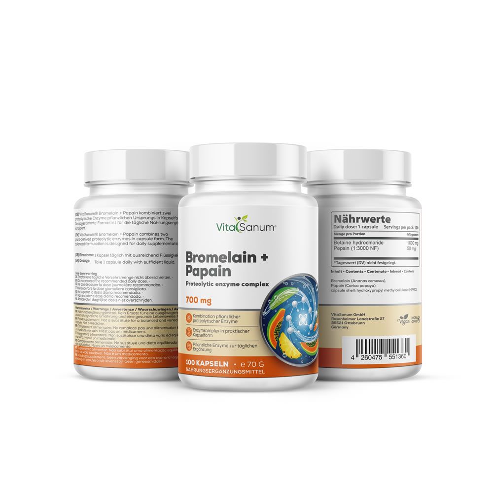 Tre flaconi bianchi con etichette. Scritta: VitaSanum Bromelain + Papain, 700 mg, 100 capsule. Sigillo vegano.