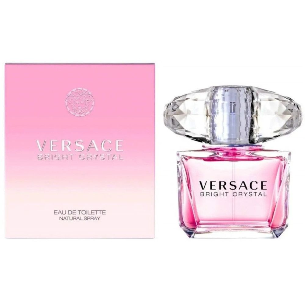 Versace Bright Crystal Eau de Toilette. Flacone rosa con tappo di cristallo e confezione rosa. Scritta Versace.