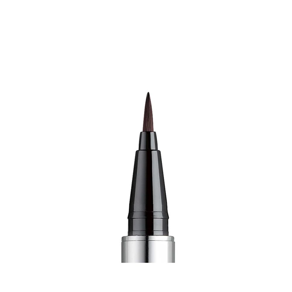 Applicatore per eyeliner nero con punta fine. Corpo nero, anello argentato.