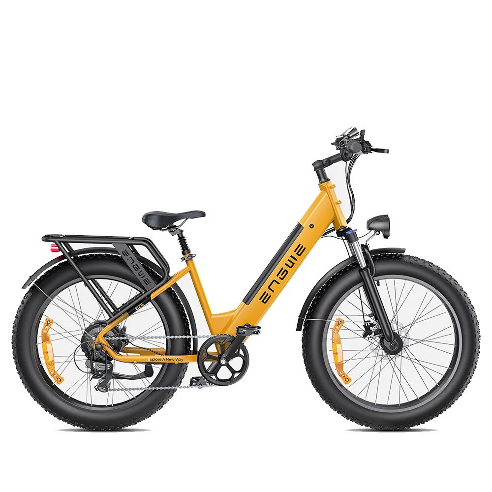 E-bike gialla con pneumatici neri, portapacchi e faro. Marchio ENGWE.