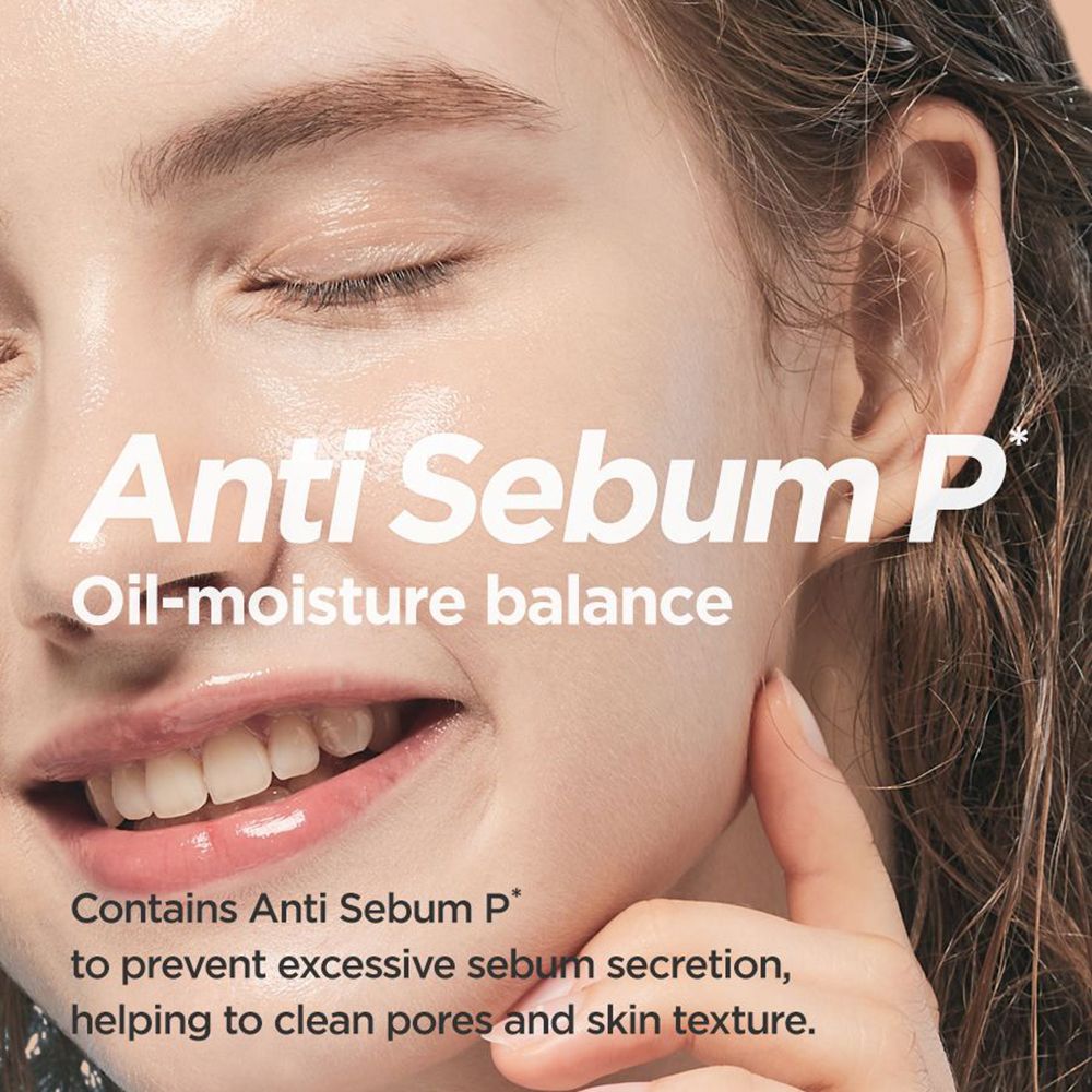 Volto di donna. Testo: Anti Sebum P. Testo sull'equilibrio olio-umidità. Testo sulla pulizia dei pori.