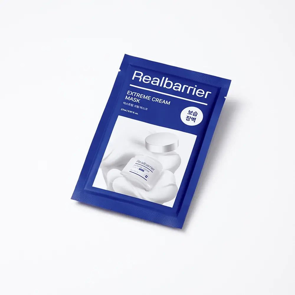 Busta blu con immagine e testo Real Barrier Extreme Cream Mask. Su sfondo bianco.
