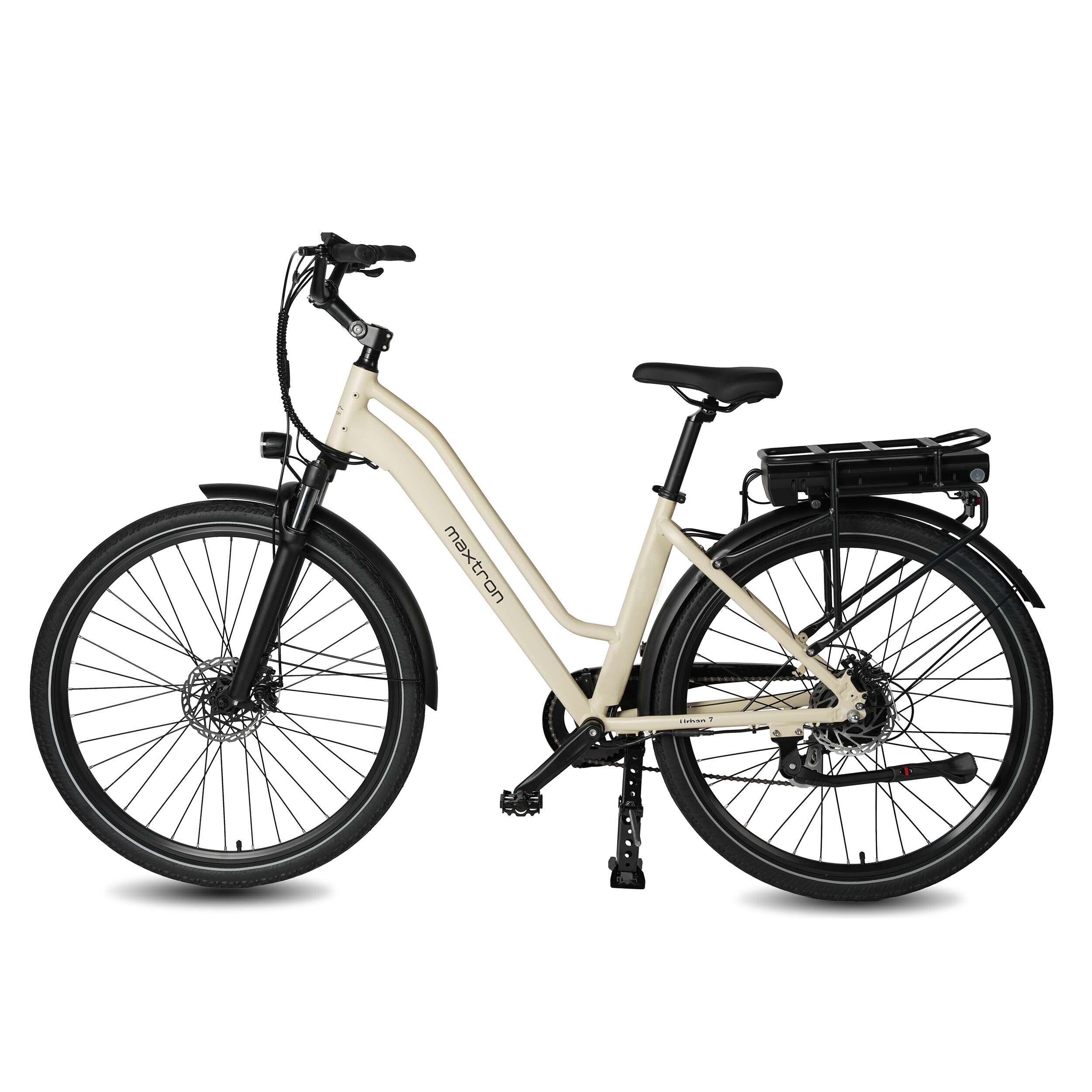 E-bike chiara con elementi neri. Vista laterale. Telaio, ruote, parafanghi, sella e batteria.