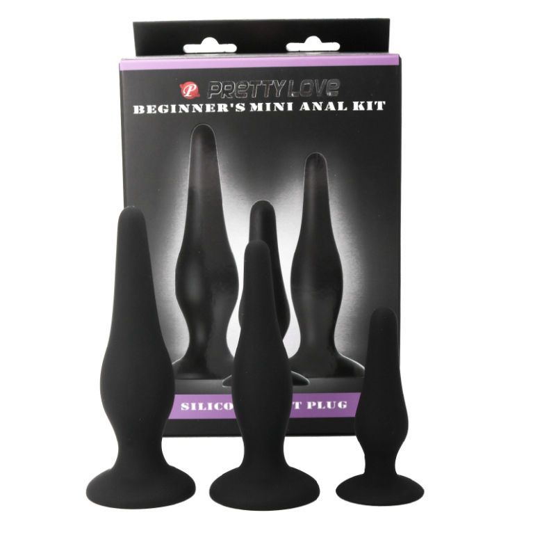 Kit anale nero con tre plug in silicone. Confezione con nome e logo del prodotto. Diverse dimensioni.