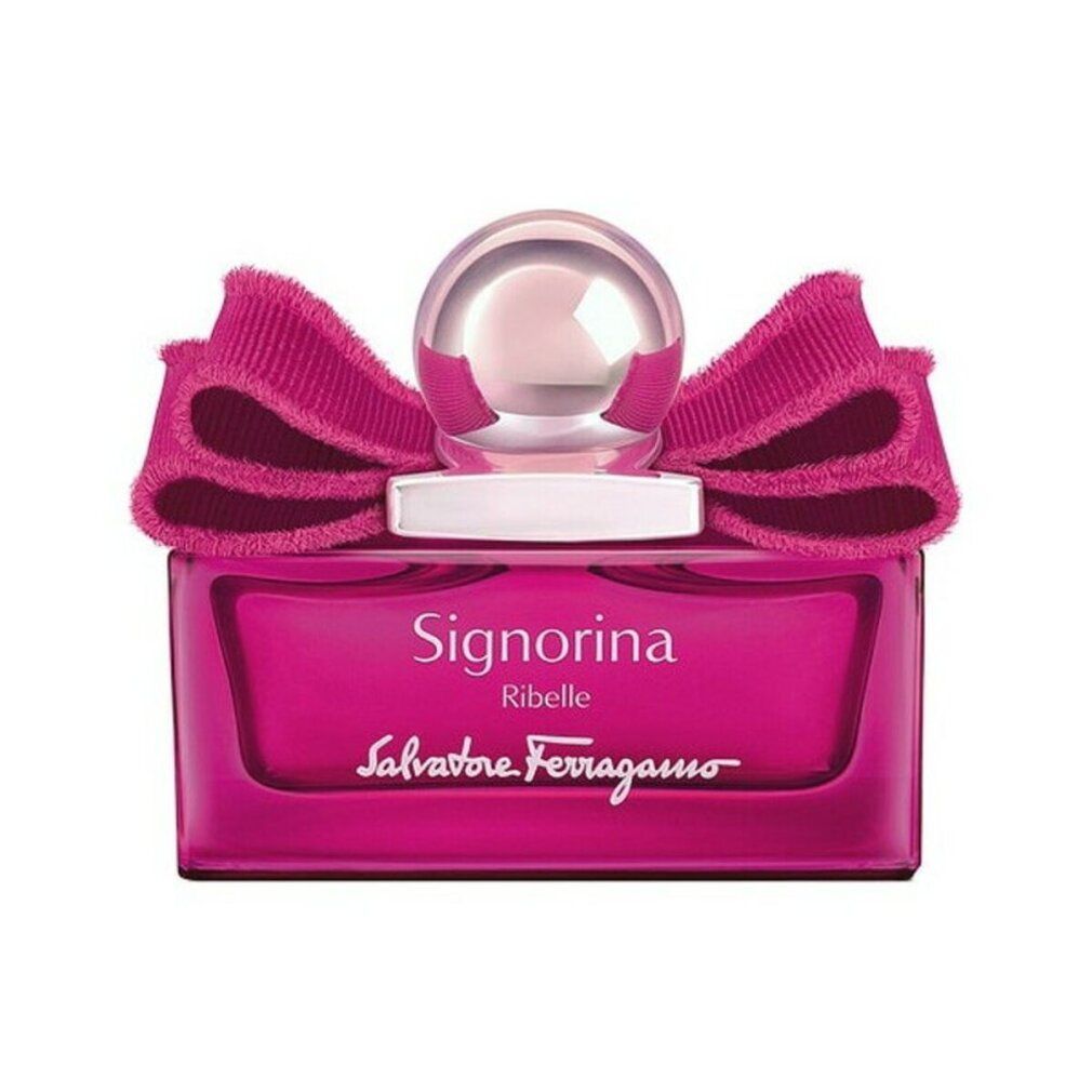 Salvatore Ferragamo Signorina Ribelle Eau de Parfum in una bottiglia rettangolare rosa con fiocco decorativo e tappo sferico.