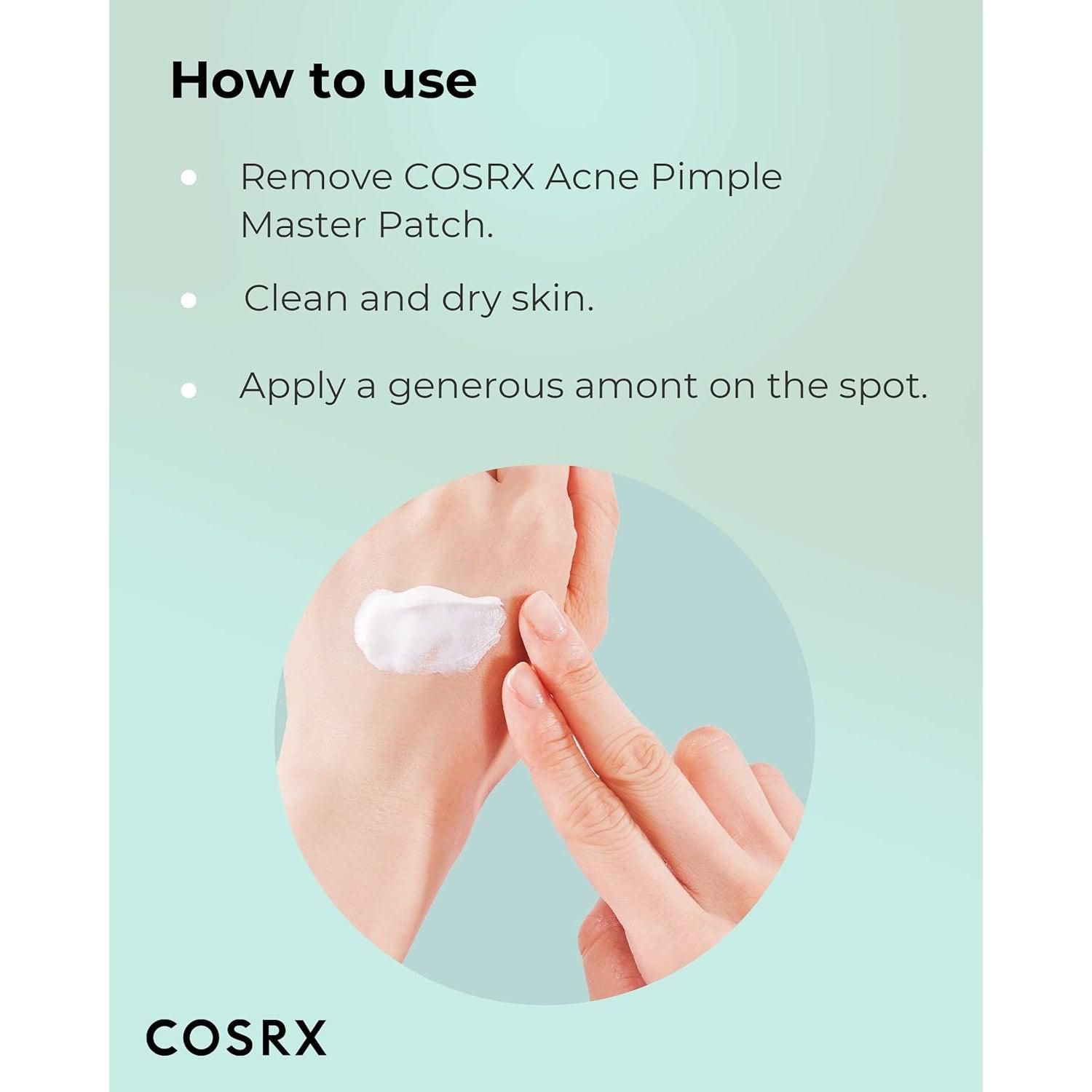 Mano con crema sul dito. Testo: Remove COSRX Acne Pimple Master Patch. Clean and dry skin. Apply a generous amount.