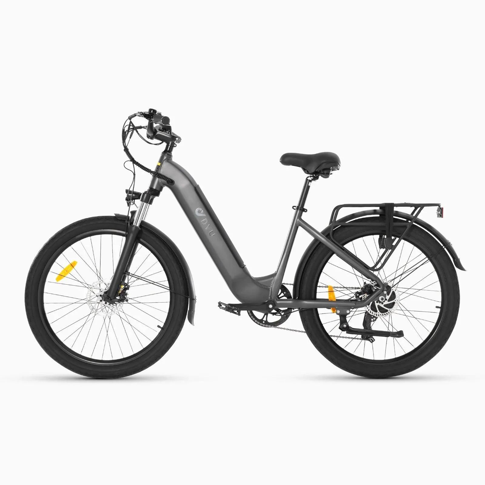 Bicicletta elettrica grigia DYU C1. Pneumatici neri, portapacchi, parafanghi. Riflettori gialli. Logo DYU.