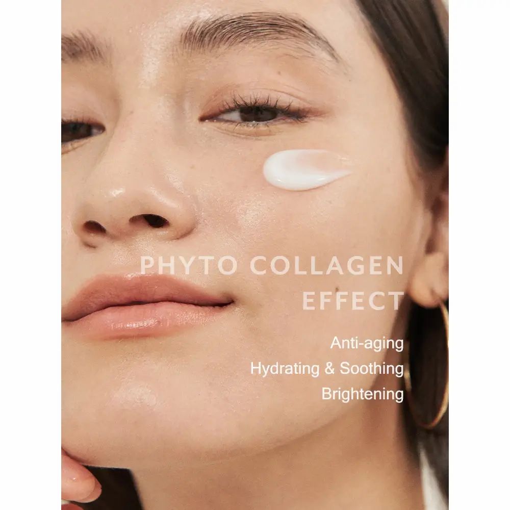 Viso con crema sulla pelle. Scritta: Phyto Collagen Effect. Anti-età, idratazione e lenitivo, illuminante.