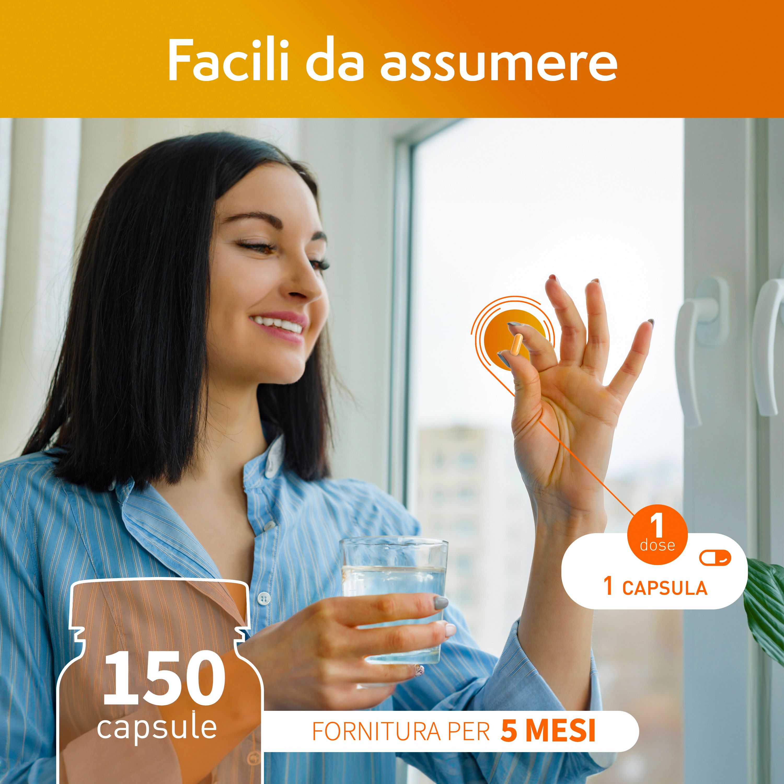 Donna che assume una capsula di Coenzima Q10 con un bicchiere d'acqua.
