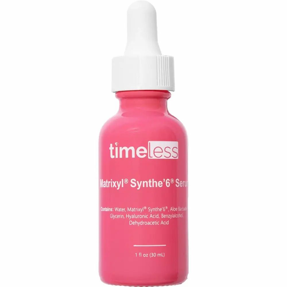 Flacone rosa con tappo bianco. Scritta: Timeless Matrixyl Synthe'6 Serum. Contiene ingredienti.