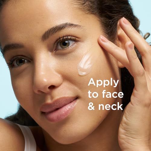 Una donna applica il gel Elizabeth Arden Visible Difference sul viso.