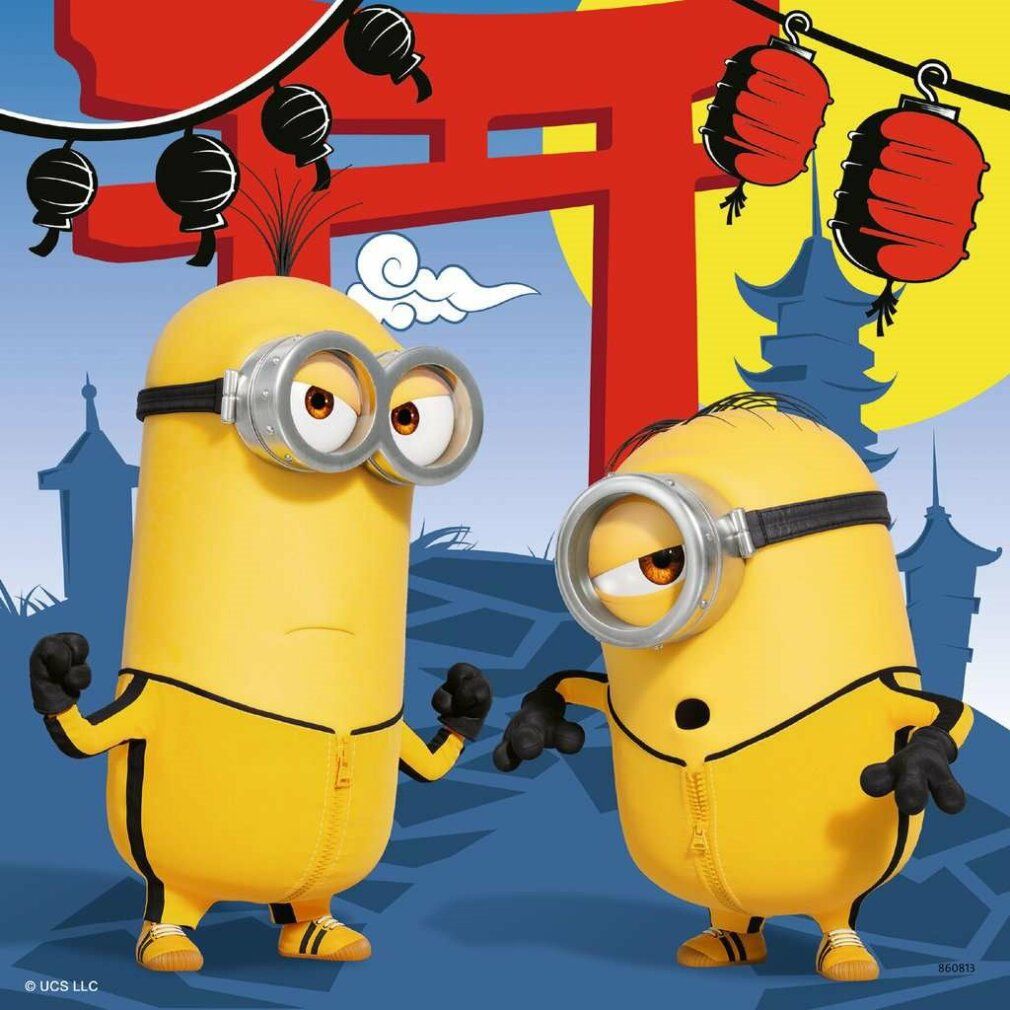 Due Minions davanti a un cancello giapponese. Personaggi gialli in tute gialle. Sfondo: lanterne rosse e architettura giapponese.