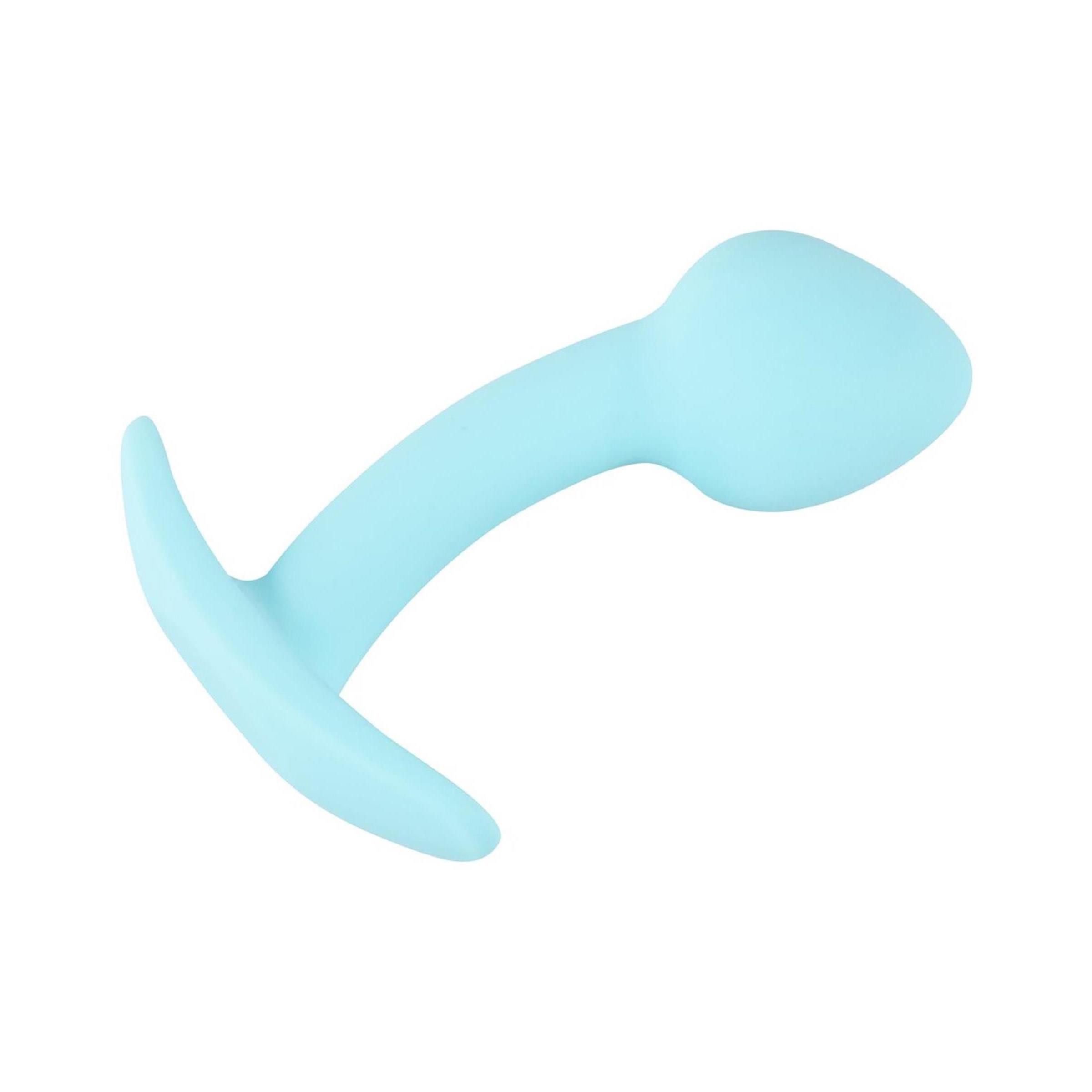Giocattolo anale blu chiaro, curvo, con estremità arrotondata e base. Realizzato in materiale morbido.