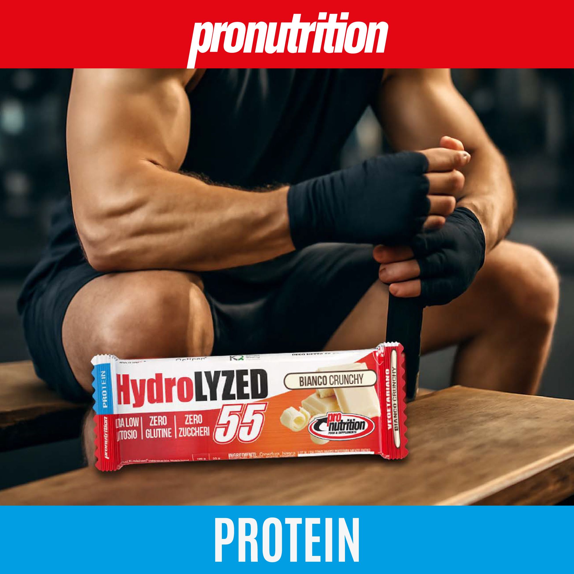 Barretta proteica su panca. Testo: Hydrolyzed, 55, Bianco Crunchy, senza glutine, senza zucchero. Uomo con bendaggi.