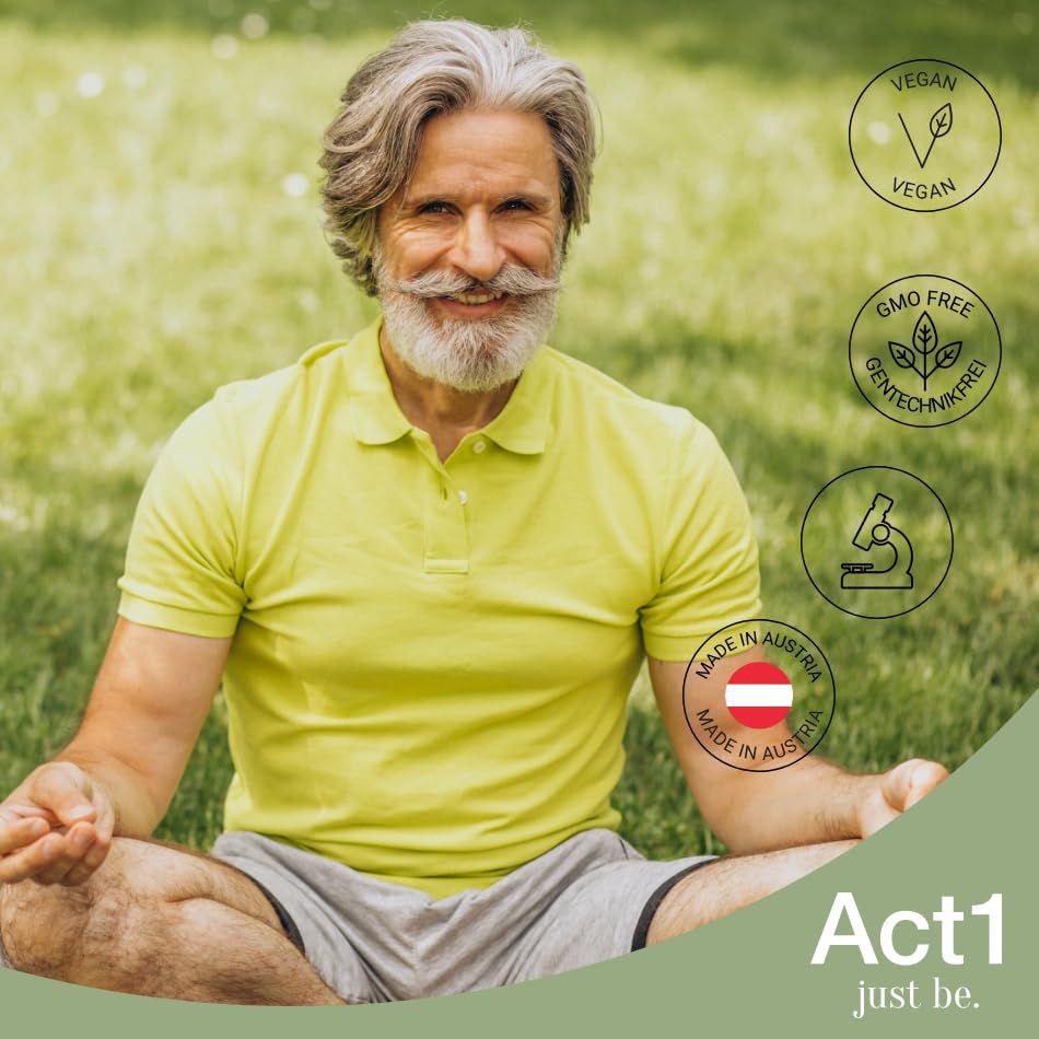 Uomo anziano seduto sull'erba. Loghi: Vegano, senza OGM, Made in Austria. Logo Act1.