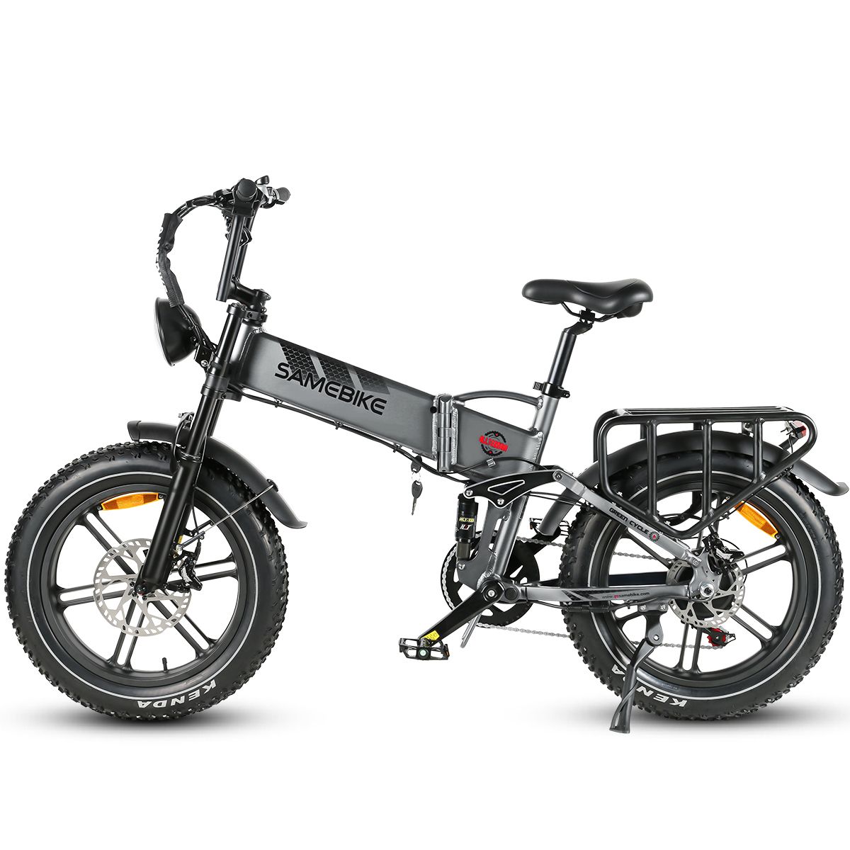 Bicicletta elettrica da montagna SAMEBIKE RS-A02 grigia. Pneumatici neri, portapacchi, sella e manubrio. Batteria sul telaio. Pneumatici Kenda.