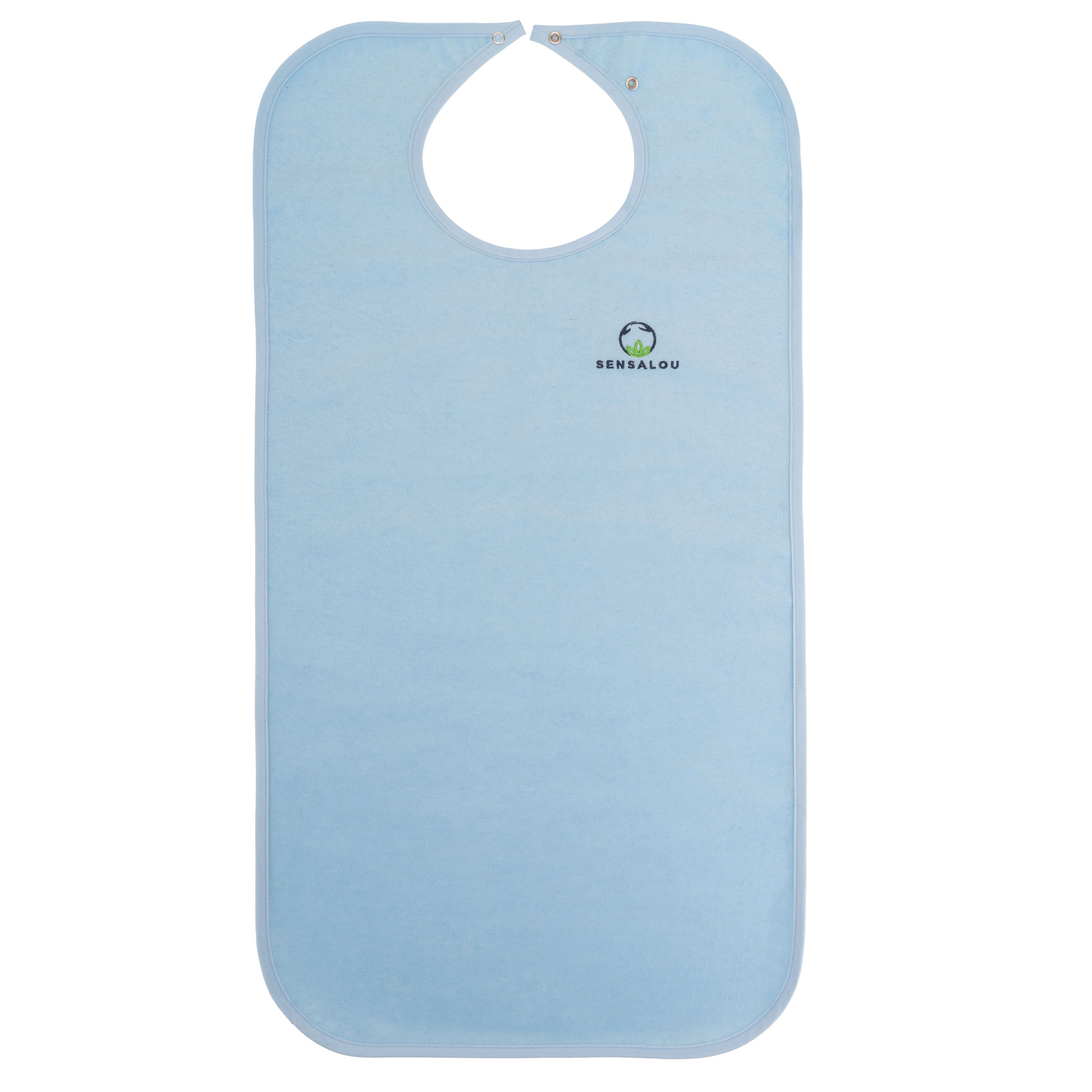 Bavaglino azzurro con scollo rotondo e chiusura a bottone. Logo "Sensalou" visibile sul davanti.