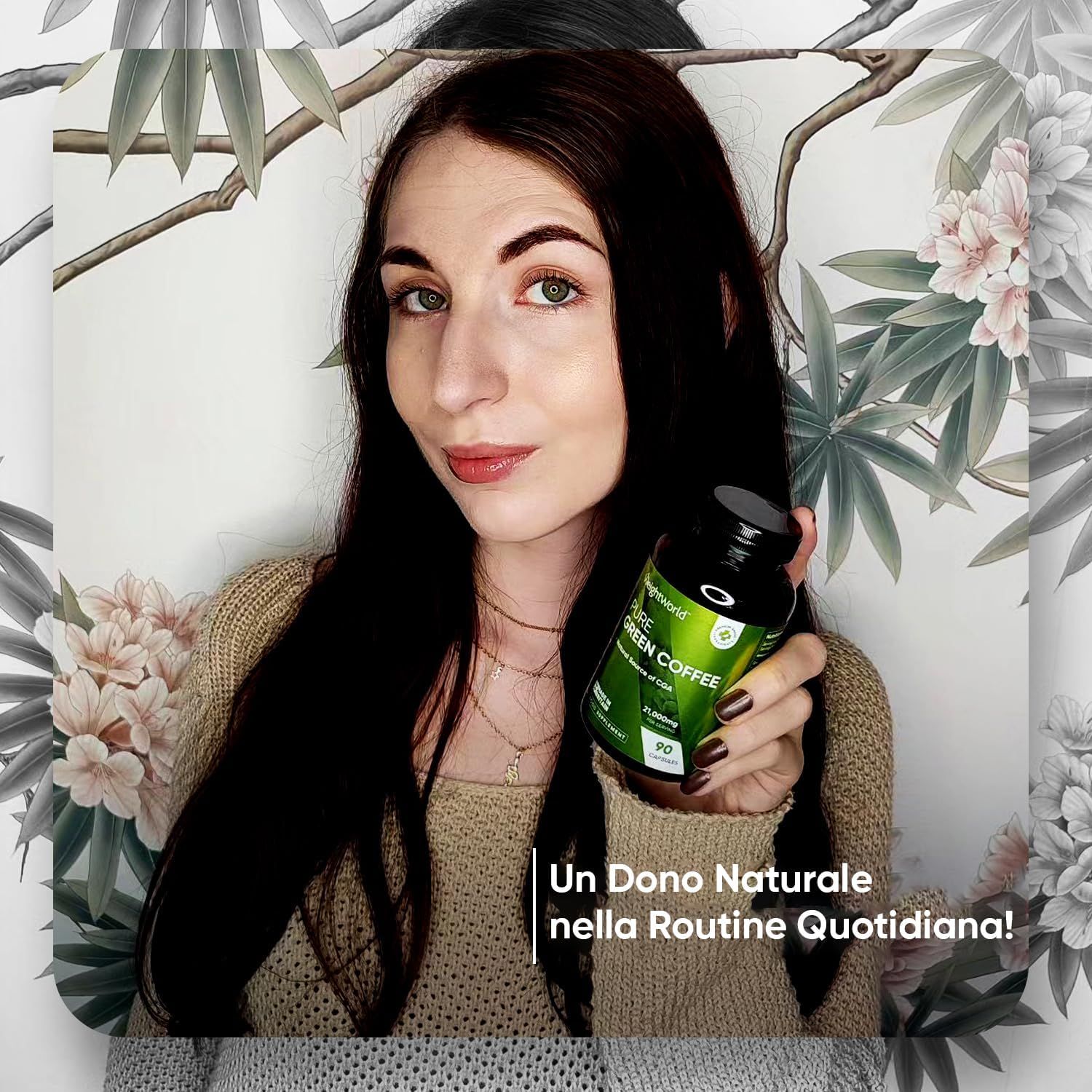 Donna che tiene un flacone WeightWorld Caffè Verde. Testo: Un Dono Naturale nella Routine Quotidiana! Sfondo: fiori.