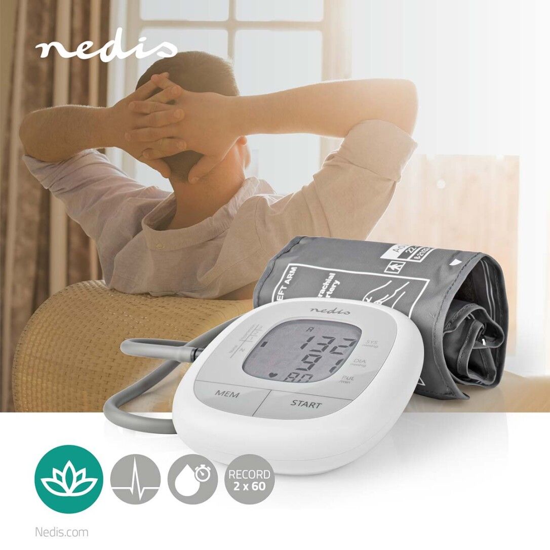 Misuratore di pressione con bracciale e display. Persona sullo sfondo. Pulsanti MEM e START. Marchio: Nedis. Simboli: Loto, cuore, orologio.