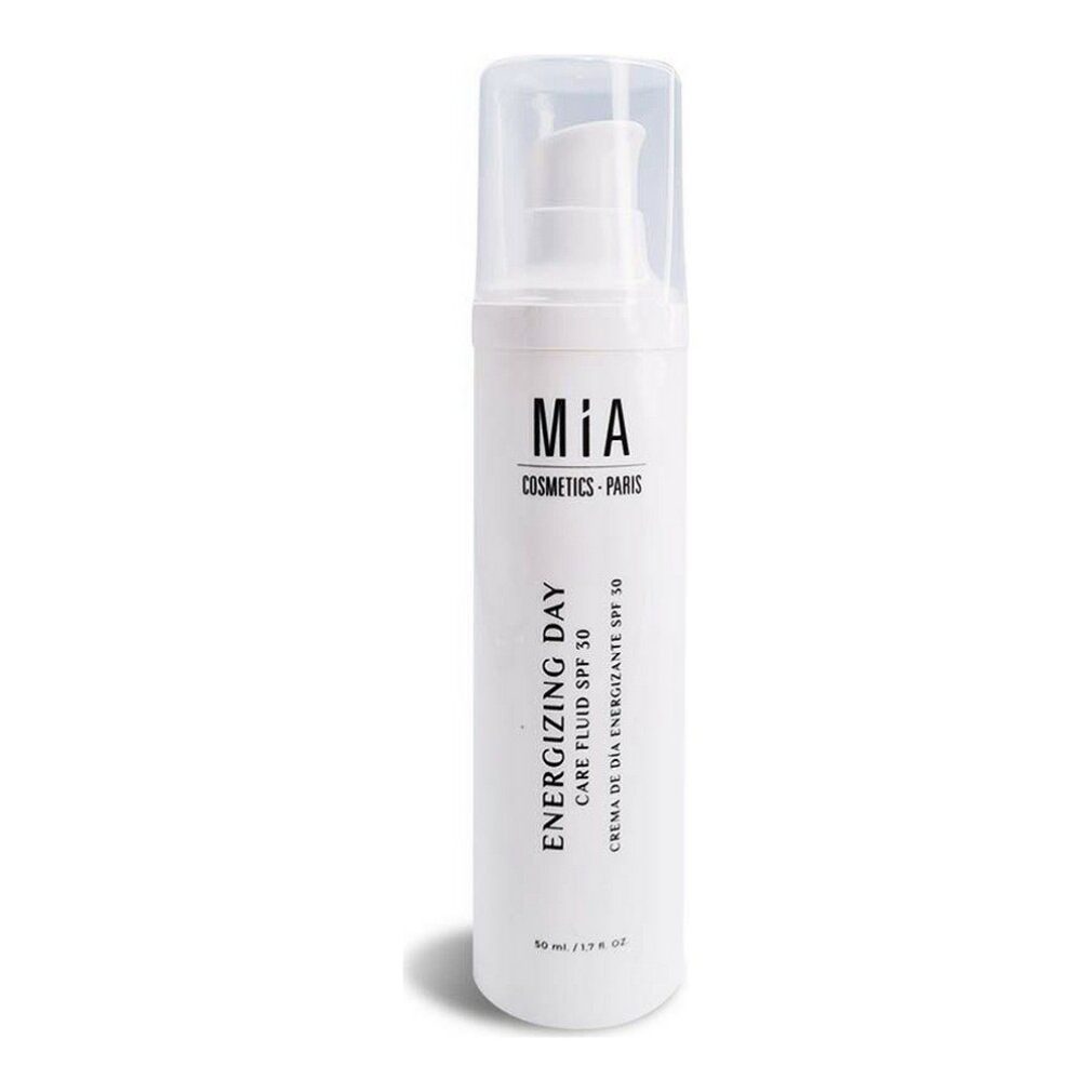 Flacone bianco con dosatore a pompa. Scritta: Mía Cosmetics, Energizing Day Care Fluid SPF 30. Nome prodotto e SPF.
