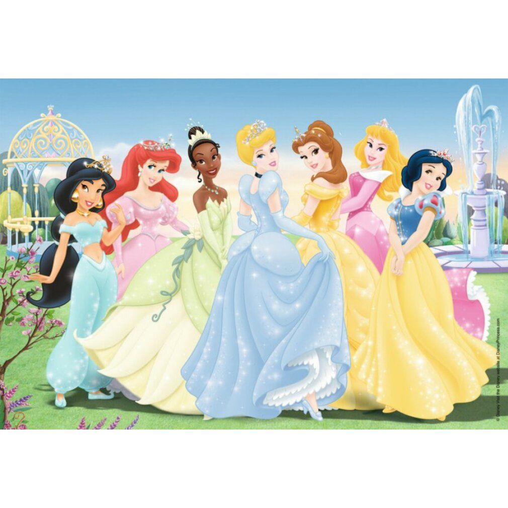 Puzzle con principesse Disney in un giardino. Otto principesse in abiti colorati. Sfondo con fontana e alberi.