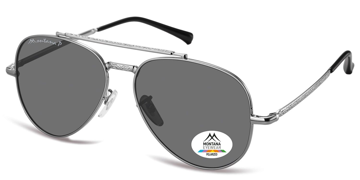 Occhiali da sole con montatura argentata e lenti grigie. Logo e scritta 'Montana Eyewear' sulla lente. Adesivo 'Polarized'.