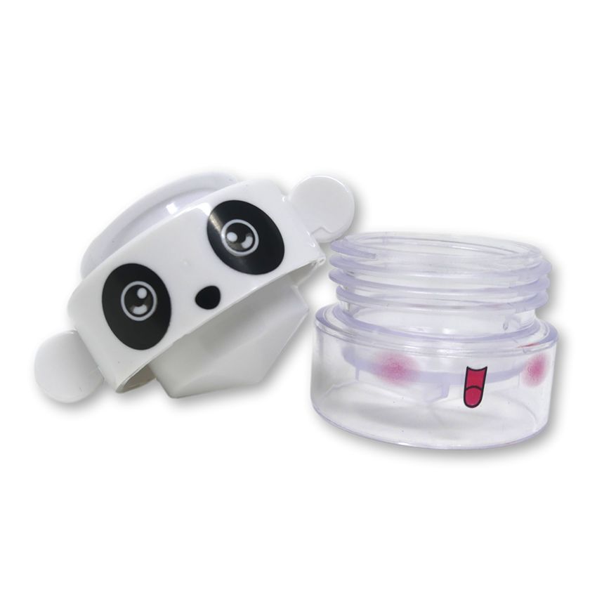 Mortaio per compresse Panda smontato. Parte superiore con faccia di panda, parte inferiore trasparente con bocca rossa.