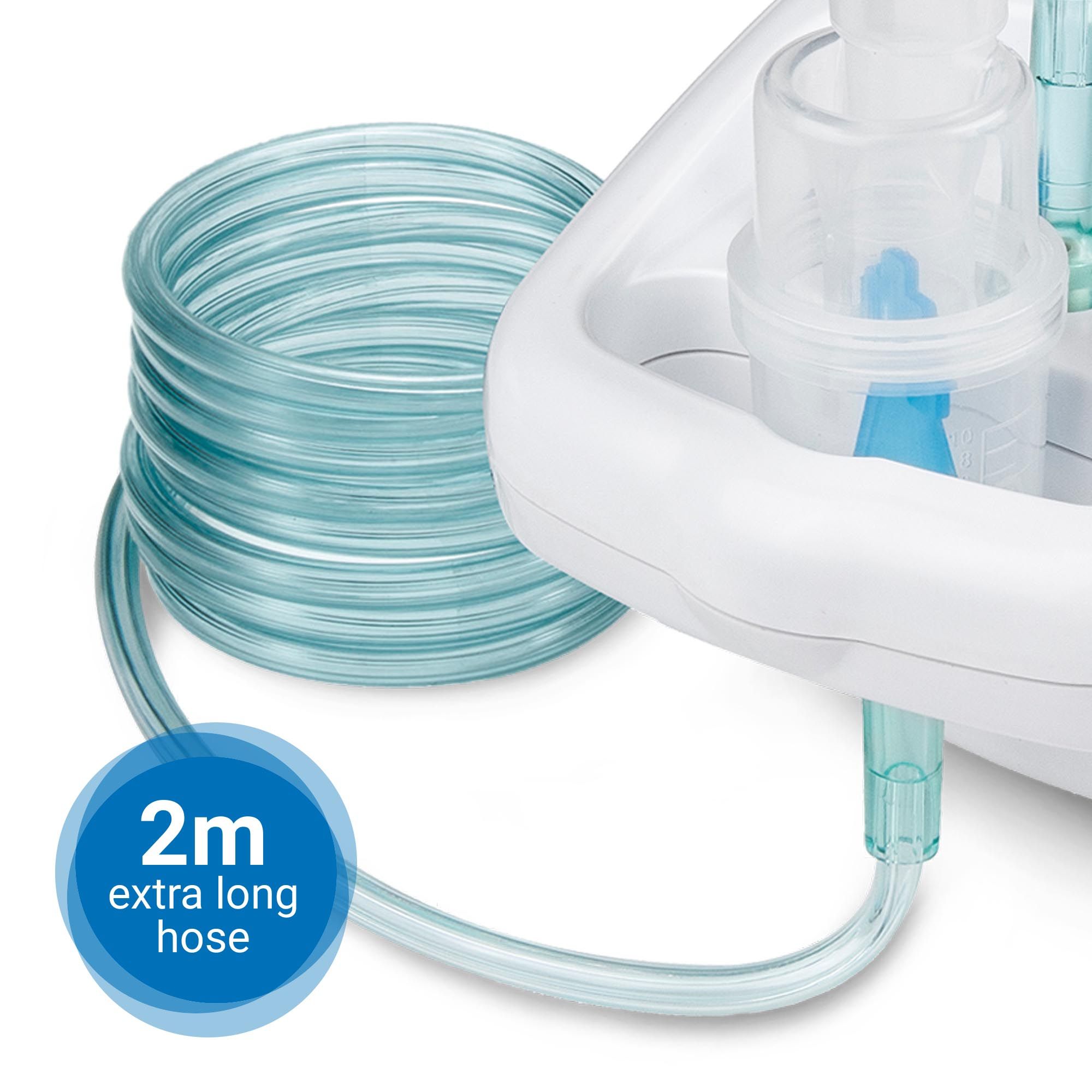Inalatore Medisana IN 500, dettaglio: tubo trasparente. Segno blu. Su sfondo bianco.