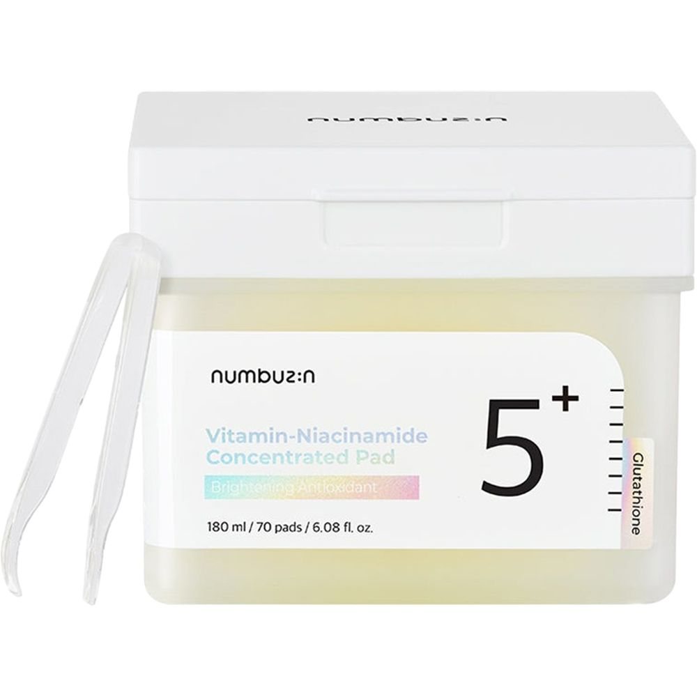 Contenitore bianco con coperchio, nome del prodotto e pinzetta. Scritta: 5+ e vitamina-Niacinamide.