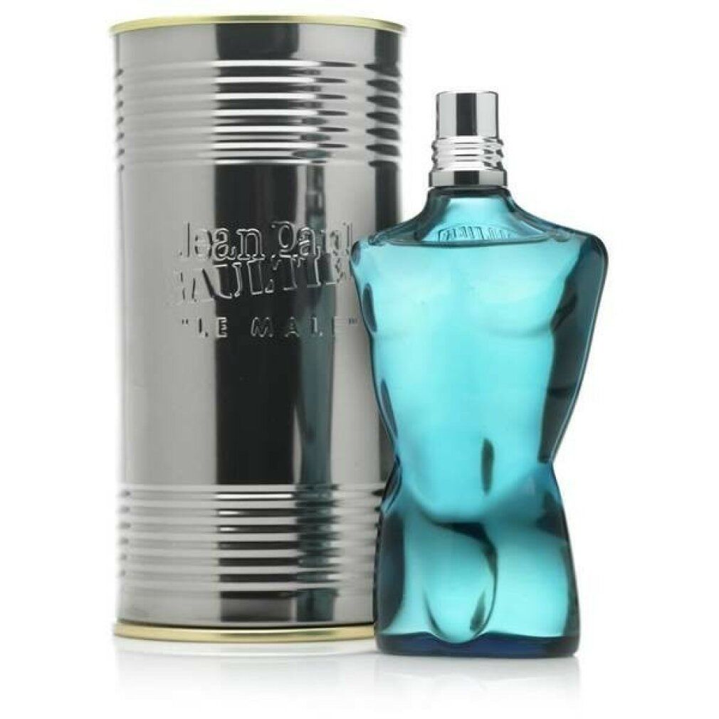 Flacone blu turchese a forma di torso e scatola cilindrica. Scritta: Jean Paul Gaultier Le Male. Flacone e scatola su sfondo bianco.